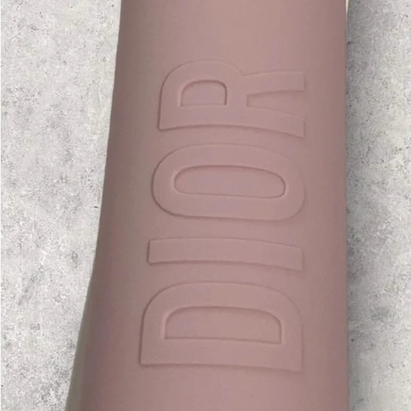 Dior Beauty Water Bottle - Picture 7 of 7